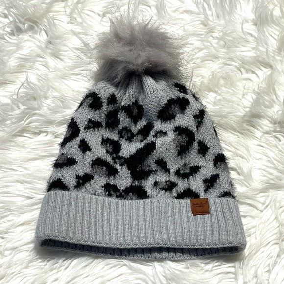 NEW Britts Knits Gray Snow Leopard Women's Pom Hat Beanie - Picture 1 of 9